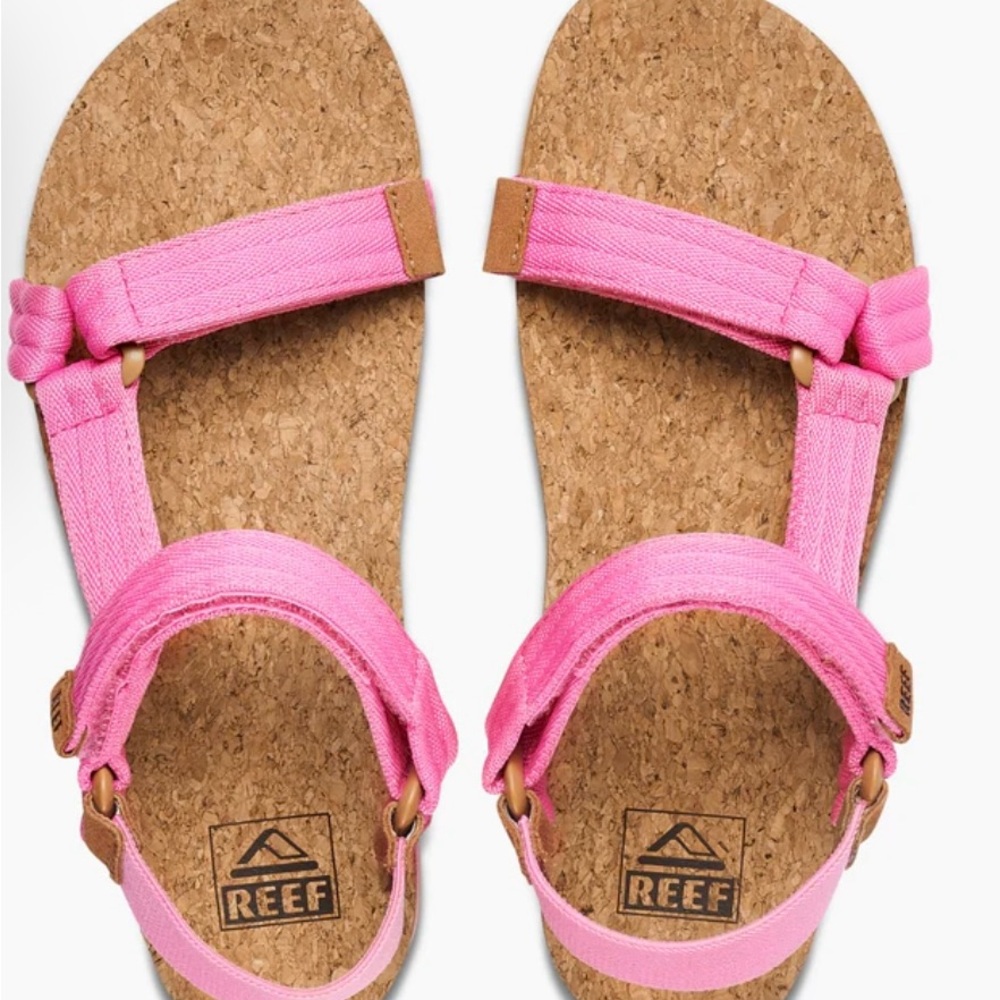 Reef Pink and Tan Sandals 💕